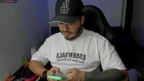 ragnar_lothbrok77 online show from April 2, 3:36 am