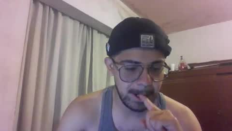 ralphillips25 online show from December 19, 5:03 am