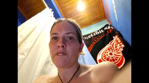 Snapshot of randcandy77 chatting on February 19, 4:44 am Randcandy77 online show from February 19, 4:44 am