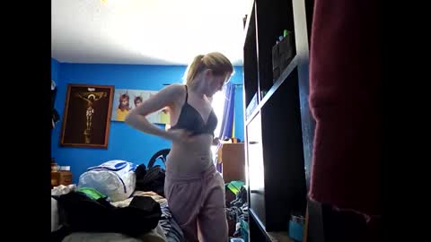 Snapshot of randcandy77 chatting on February 19, 7:37 pm Randcandy77 online show from February 19, 7:37 pm