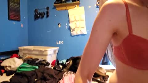 Snapshot of randcandy77 chatting on September 21, 1:59 pm Randcandy77 online show from September 21, 1:59 pm