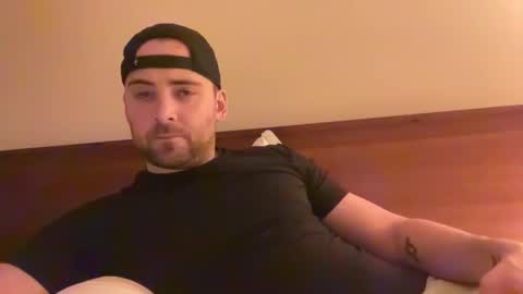 randomdude5950 online show from February 14, 1:45 am