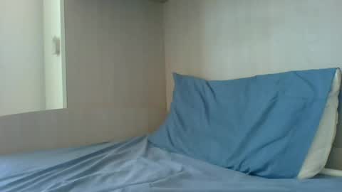 randomguy_42 online show from August 8, 9:52 am