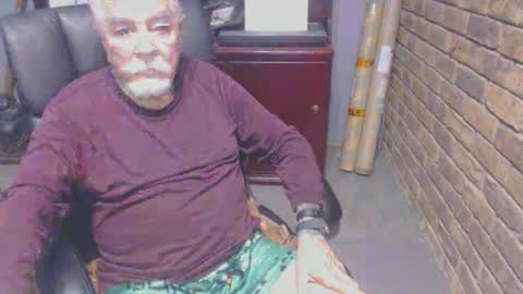 Snapshot of randyrodluvs69 chatting on September 29, 2:32 am randyrodluvs69 online show from September 29, 2:32 am