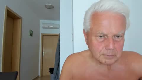 Silver Stallion TwitterRandyth53496071  and  ladyenglishxxx online show from June 8, 10:38 am