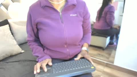 Raquel Moore  online show from February 21, 5:27 pm