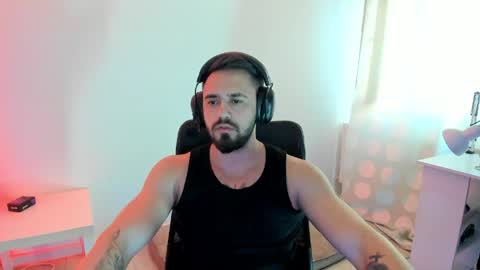 RaulMaxel online show from May 5, 3:35 am