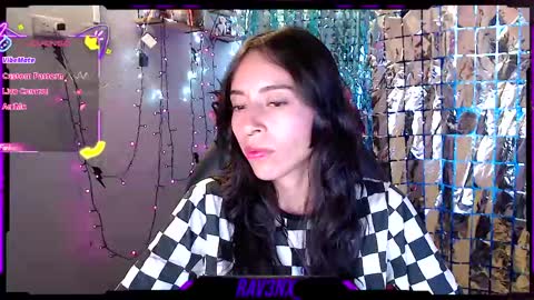   online show from May 12, 10:52 pm