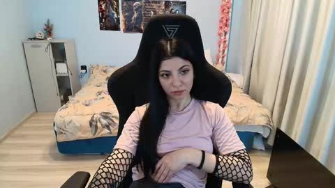 raven_haired_goddess online show from March 19, 8:42 am