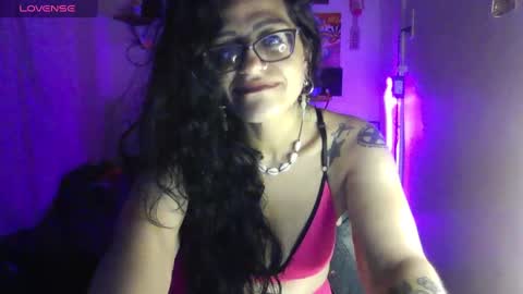 Snapshot of ravenandsin chatting on January 28, 12:05 am Raven online show from January 28, 12:05 am