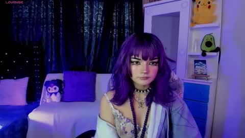 ravencollen online show from February 18, 5:46 pm