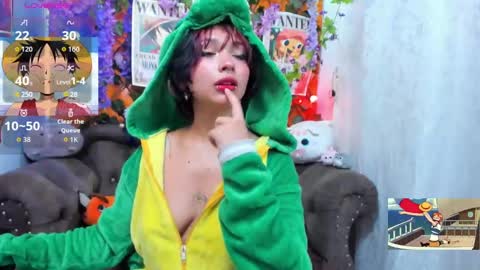 Snapshot of ravenn_20 chatting on October 8, 11:49 am RavenN online show from October 8, 11:49 am