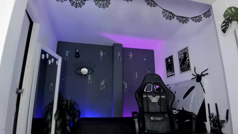 Raven Witch online show from November 20, 10:07 pm