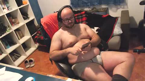 ravingr3d3 online show from March 7, 1:20 am