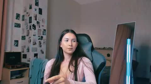 Alia Mereyn online show from October 14, 2:20 pm