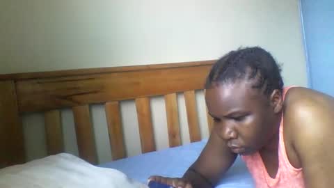 Snapshot of rawebony chatting on October 25, 10:47 am RAWEBONY online show from October 25, 10:47 am