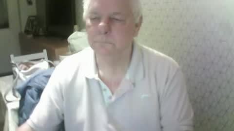 Snapshot of ray47 chatting on October 8, 10:59 pm ray47 online show from October 8, 10:59 pm