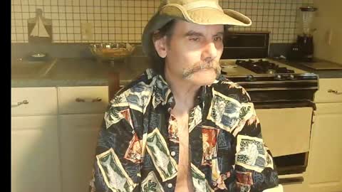 Snapshot of raylene4u2 chatting on September 23, 8:41 am Ray online show from September 23, 8:41 am