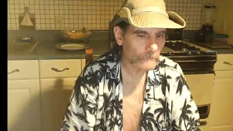 Snapshot of raylene4u2 chatting on September 30, 6:13 am Ray online show from September 30, 6:13 am