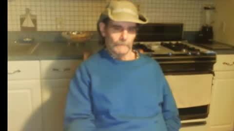 Snapshot of raylene4u2 chatting on October 7, 8:10 am Ray online show from October 7, 8:10 am