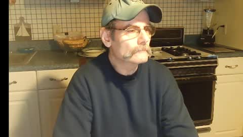 Snapshot of raylene4u2 chatting on February 25, 11:21 am Ray online show from February 25, 11:21 am