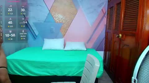 raylin_escobar online show from July 22, 8:00 pm