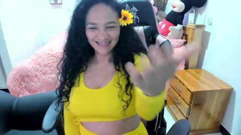 Danna online show from April 18, 7:07 pm