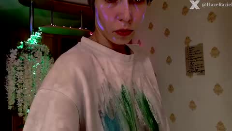 Snapshot of raziel_haze chatting on September 10, 4:57 am Yrriel Strife Candy-Demon Caveboy mr. Cringe online show from September 10, 4:57 am