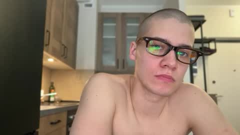 AliceEve online show from April 19, 9:32 am