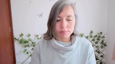 Rebbeca online show from February 4, 1:37 pm