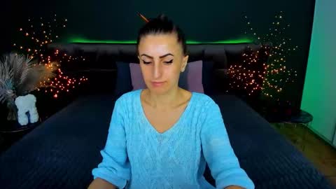 rebecca_diamonds online show from November 12, 7:11 am