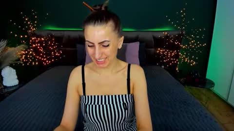 rebecca_diamonds online show from November 24, 6:45 am