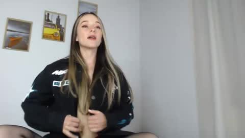 Snapshot of rebecca_johonsonn chatting on February 16, 1:14 am Becca Johnsoon online show from February 16, 1:14 am