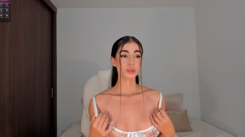 Snapshot of rebeccabaxter chatting on January 30, 1:44 am Rebecca online show from January 30, 1:44 am