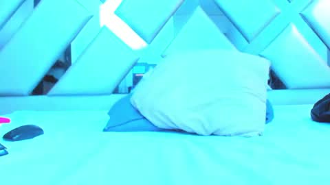rebeccamitchell_ online show from June 21, 3:29 pm