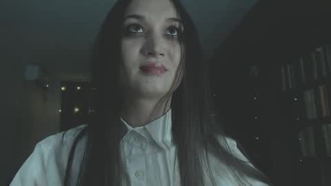 AnnaAnnet online show from April 19, 1:01 pm