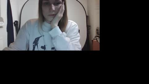 Keely KeKe Kiwi online show from November 8, 1:08 am