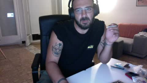 redbonezzzz online show from June 22, 8:27 pm
