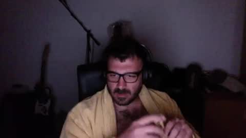 redbonezzzz online show from April 6, 6:53 pm