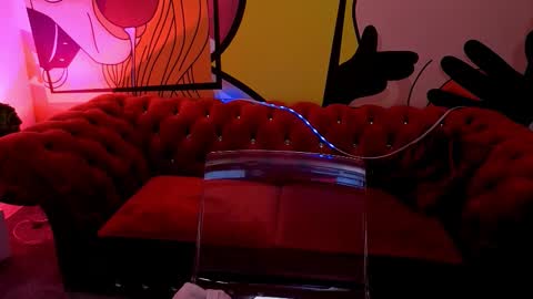 Lily online show from November 19, 6:39 pm