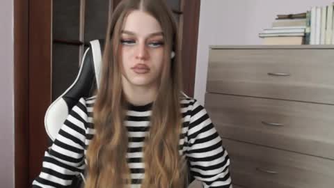 Lily online show from April 4, 3:02 am