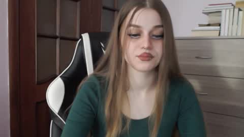 Lily online show from February 21, 2:36 am