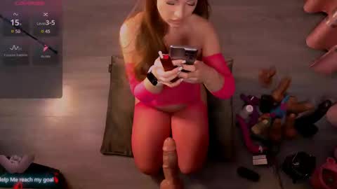 Snapshot of redhead_shark chatting on February 23, 10:20 pm Redhead Shark online show from February 23, 10:20 pm