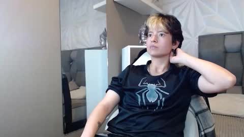 redhood_1_ online show from March 3, 2:18 am