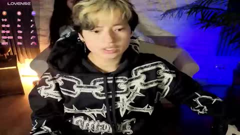 redhood_1_ online show from March 13, 12:08 pm