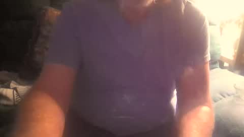 Snapshot of redimuss65 chatting on February 27, 8:13 am redimuss65 online show from February 27, 8:13 am