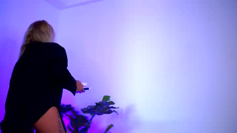 Lara online show from June 14, 9:22 am