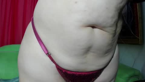 Snapshot of redroomxx chatting on February 17, 7:01 pm MIA online show from February 17, 7:01 pm