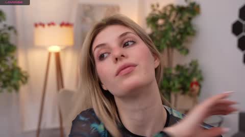 JessyinCherri yang online show from January 18, 7:07 am