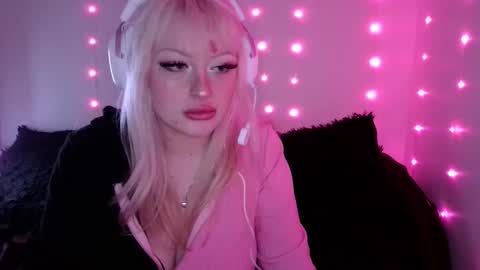 reiannmay online show from February 26, 2:59 am